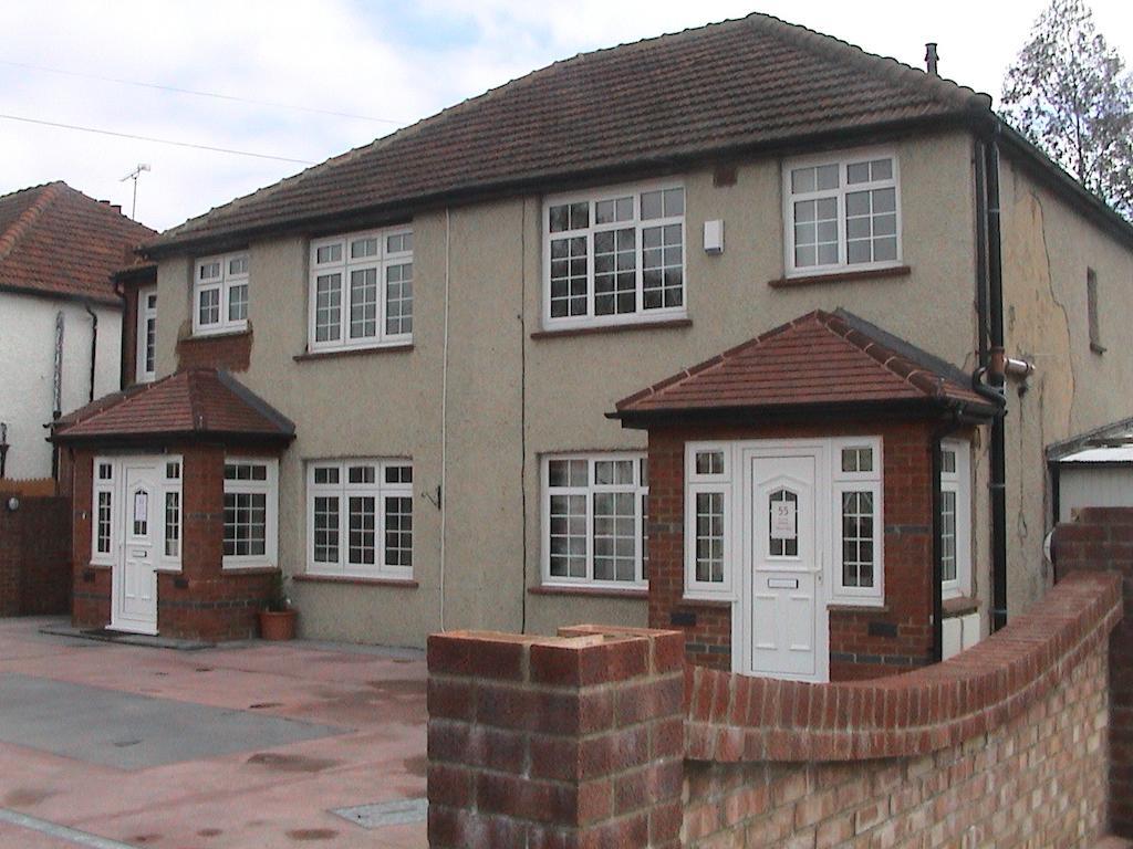 Furnival Lodge Слау Екстериор снимка