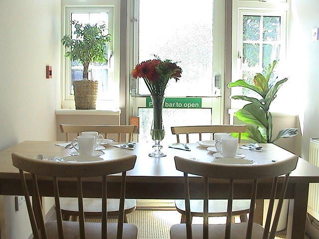 Furnival Lodge Слау Екстериор снимка